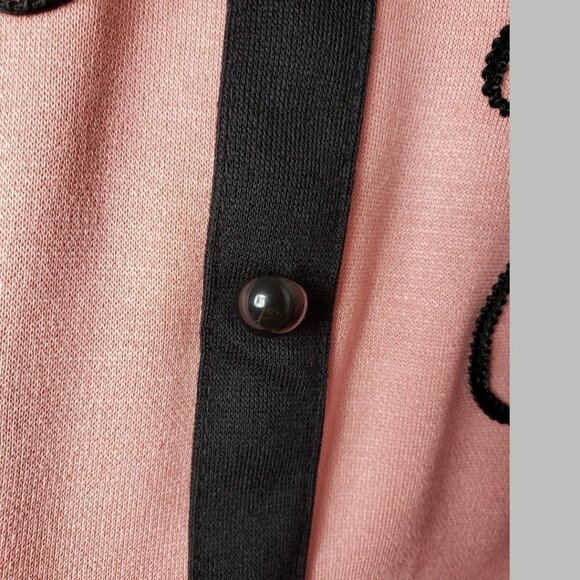 Cricket Lane  Vtg Sweater With Black Embroidery & Faux Buttons Pink/black Large - Picture 5 of 10